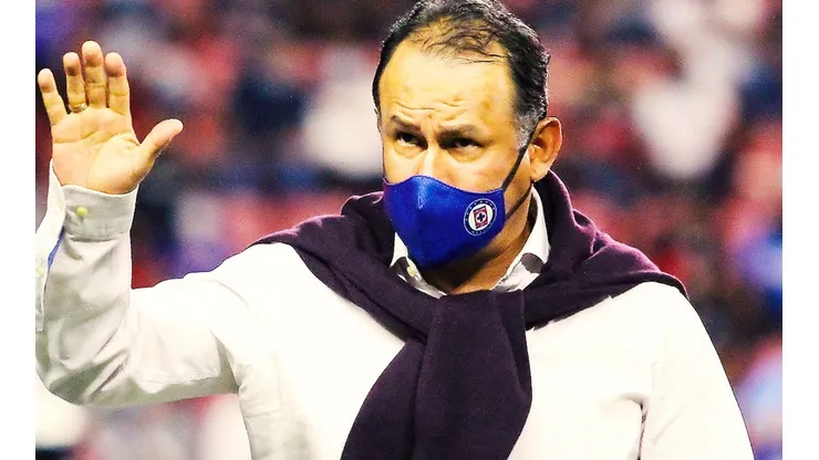 Juan Reynoso podría dirigir a la Selección de Perú.