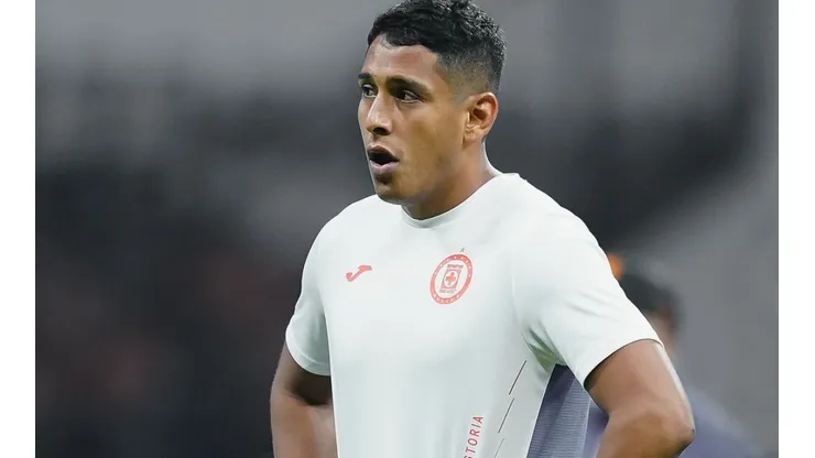 Luis Romo volverá a causar baja en Cruz Azul.