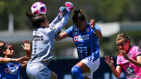 Cruz Azul empató ante León con múltiples polémicas en el arbitraje.