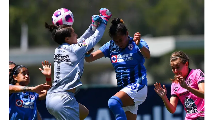 Cruz Azul empató ante León con múltiples polémicas en el arbitraje.