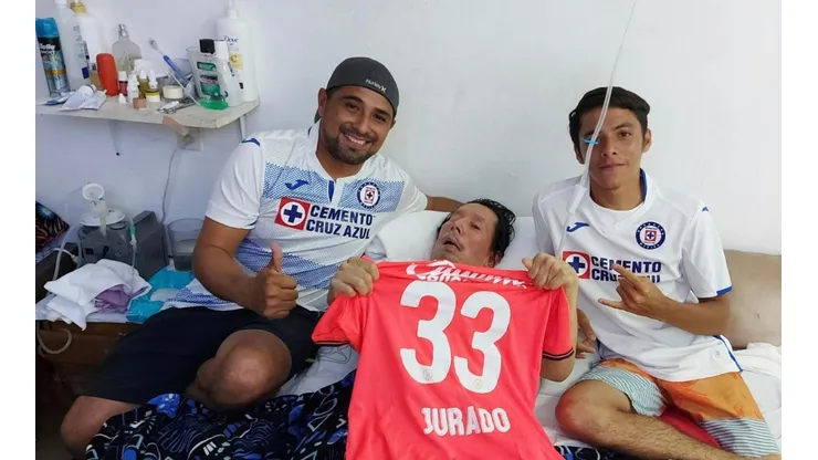 El hermoso gesto de Jurado con un aficionado de Cruz Azul