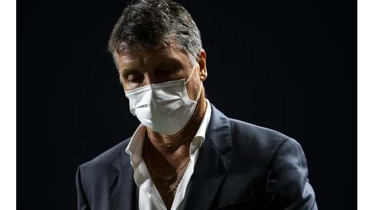 Robert Dante Siboldi fue cesado como DT de los Xolos.