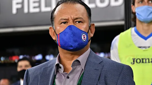 Juan Reynoso volverá a tener plantel incompleto en Cruz Azul para octubre.