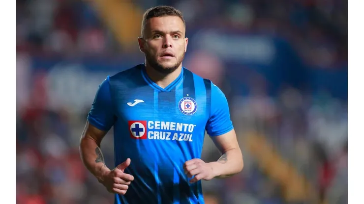 Jonathan Rodríguez causó baja de Cruz Azul por lesión.