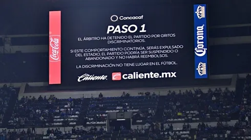 Advertencia en el partido entre Cruz Azul y Rayados