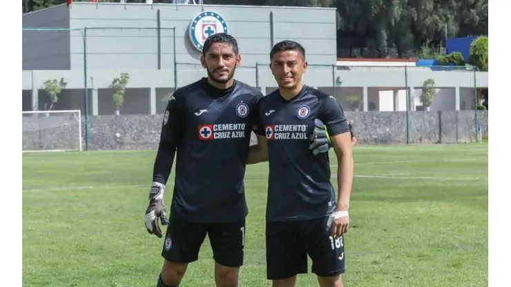 El día en que Chuy le dio paso a su hijo Misael en Cruz Azul