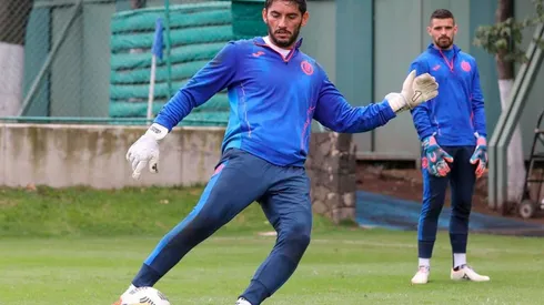 Jesús Corona podría estar con Cruz Azul en el Estadio Azteca para la Semifinal.