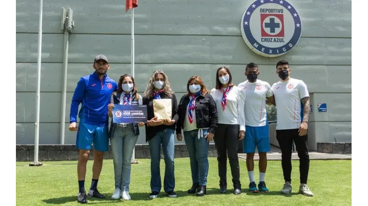 Cruz Azul donó 4500 alimentos para los afectados por las inundaciones en Hidalgo.