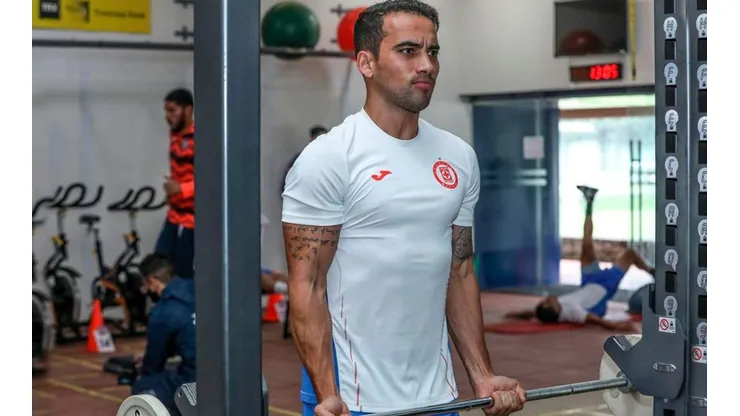 Adrián Aldrete ya entrena al parejo con Cruz Azul desde hace tiempo.