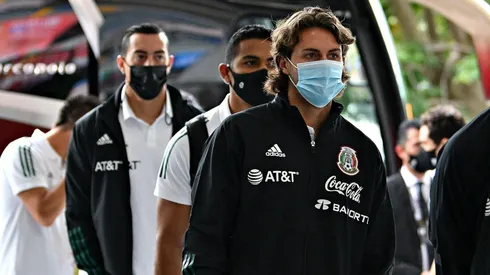 Santiago Giménez se mantiene con la Selección mexicana mayor.