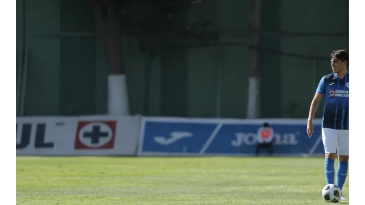 Alexis Gutiérrez en un partido de Cruz Azul