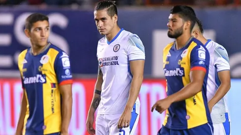 Alexis Peña en un partido con Cruz Azul