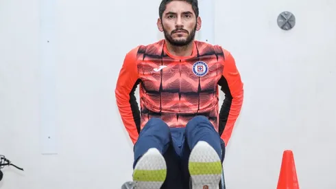 Jesús Corona entrenó en el gimnasio al parejo del equipo.