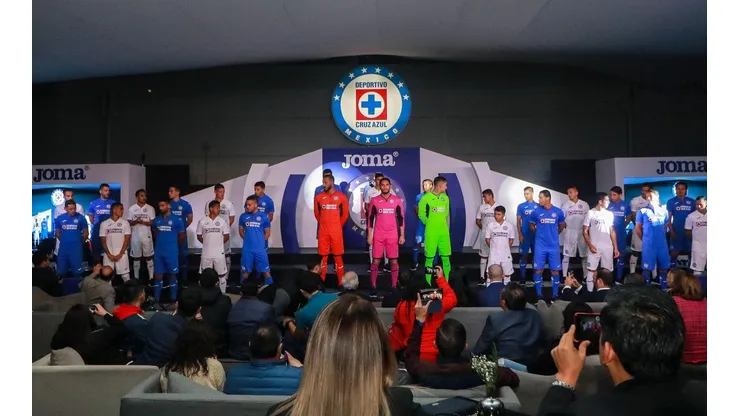 Atención: Cruz Azul rompería el vínculo con Joma a fines de 2021
