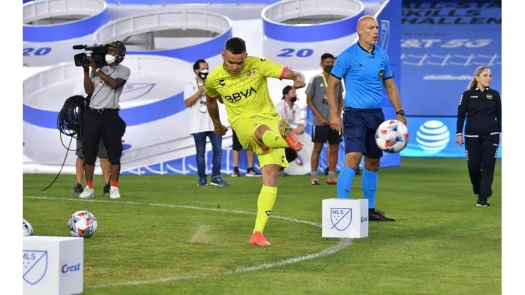 El Cabeza le dio el triunfo a la Liga MX en el Skills Challenge