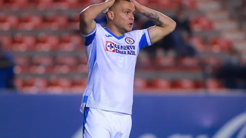 "Cabecita" no pudo con la defensa potosina.