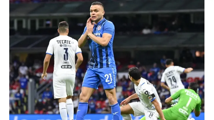 Jonathan Rodríguez anota el primero
