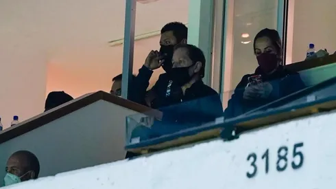 Jaime Ordiales con la directiva de Cruz Azul