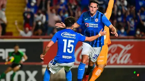 Cruz Azul derrotó a Necaxa por 2-1.