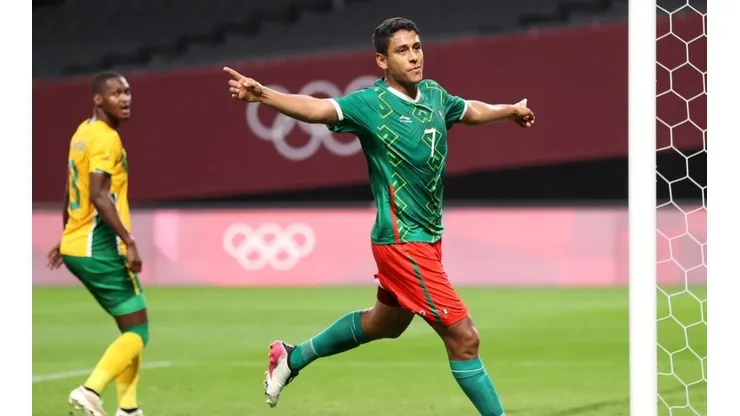 Luis Romo en un partido con la Selección de México