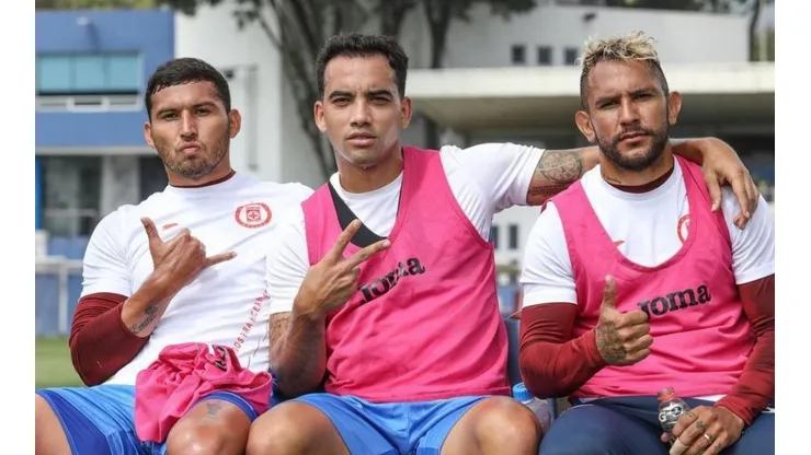 Tres jugadores regresaron a la Máquina.