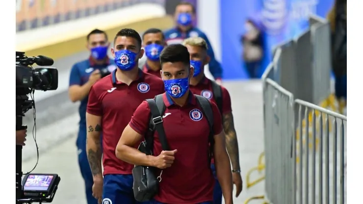 Guillermo Fernández en un partido con Cruz Azul