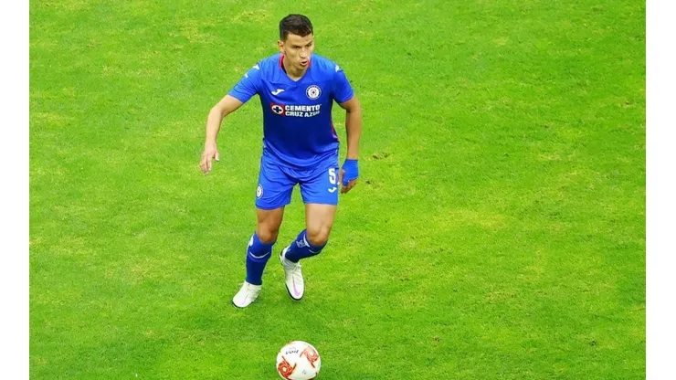 Igor Lichnovsky en un partido con Cruz Azul