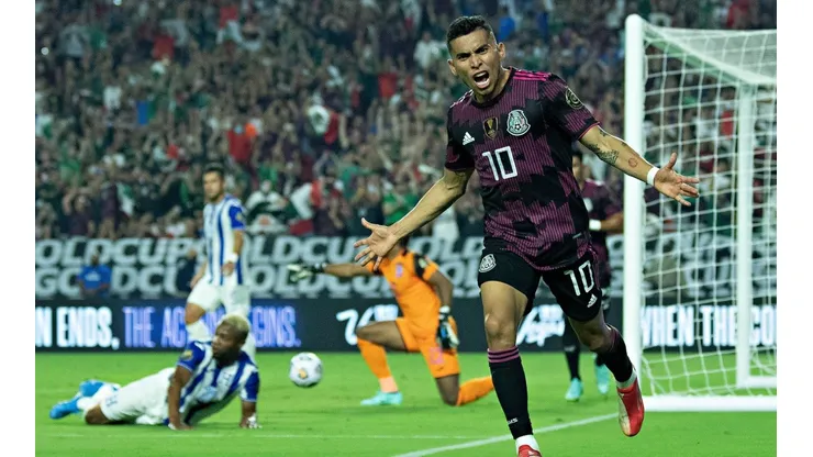 Pineda anotó el gol de la clasificación del Tri.