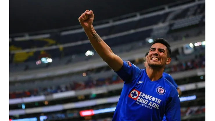 Lucas Passerini en un partido con Cruz Azul