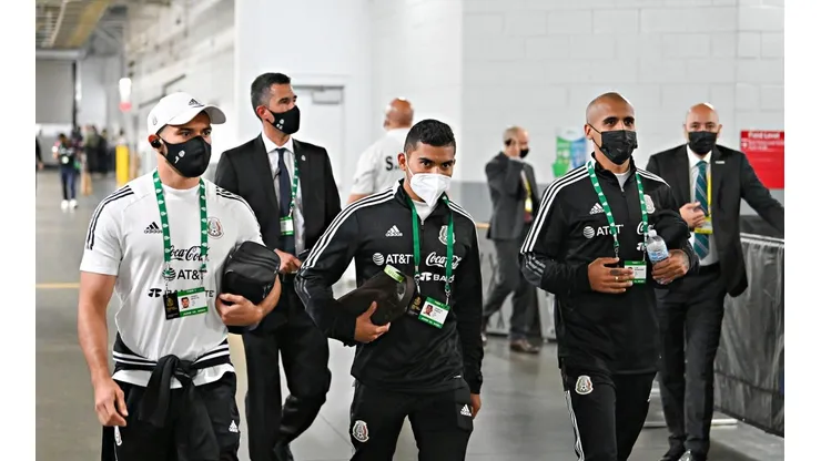 Pineda apunta como suplente en el debut del Tri.