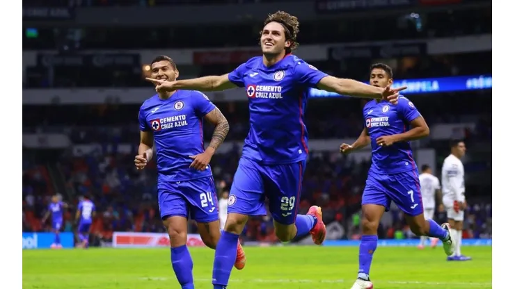 Santiago Giménez con Cruz Azul