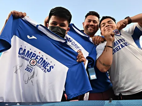 Video: Afición de Texas prepara recibimiento con enorme lienzo