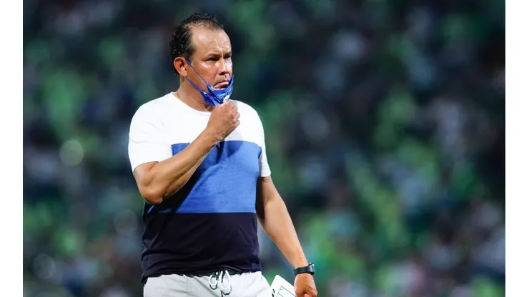 Juan Reynoso se queda en Cruz Azul.