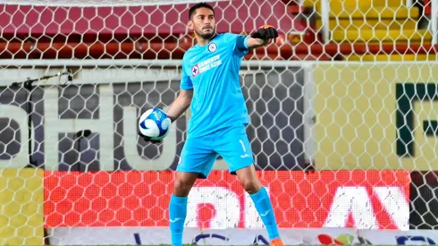 José de Jesús Corona se queda en Cruz Azul.