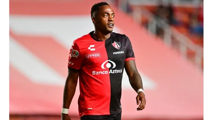 Renato Ibarra con el Atlas