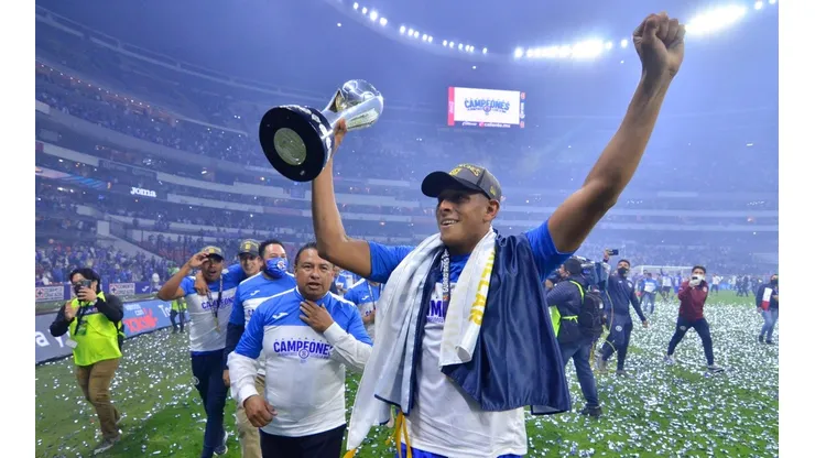 Cruz Azul no tiene ofertas españolas sobre la mesa por Romo