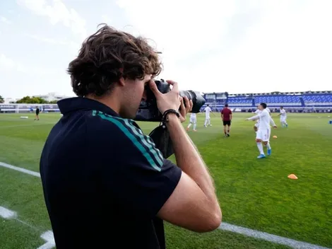 Santiago Giménez estrenó un nuevo 'look' y causó furor en las redes sociales
