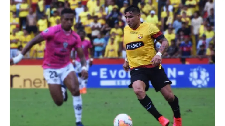 Mario Pineida con el Barcelona de Guayaquil