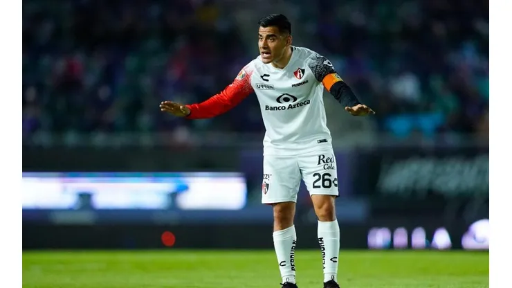 Aldo Rocha en un partido con el Atlas