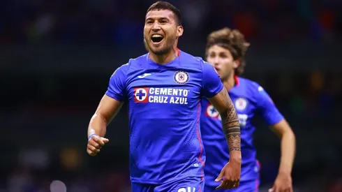Juan Escobar en un partido con Cruz Azul