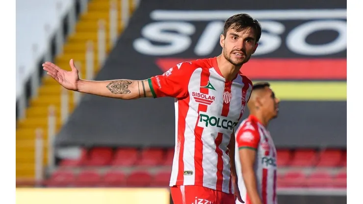 Unai Bilbao en un partido con el Necaxa
