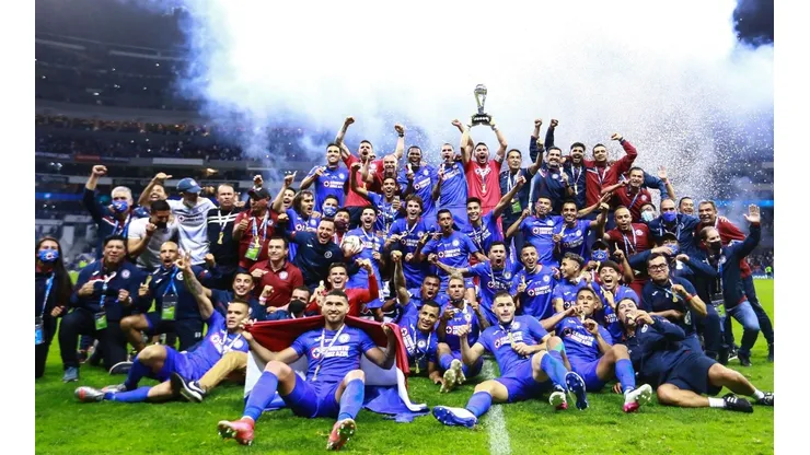 Cruz Azul se consagró Campeón del Guard1anes 2021 en la Final ante Santos.
