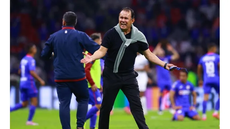 Juan Reynoso en el partido de la final del Guardianes