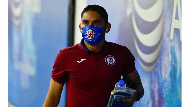 Corona fue suspendido por FMF.