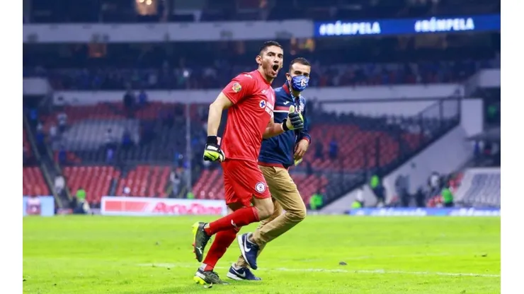 Jesús Corona en el Estadio Azteca