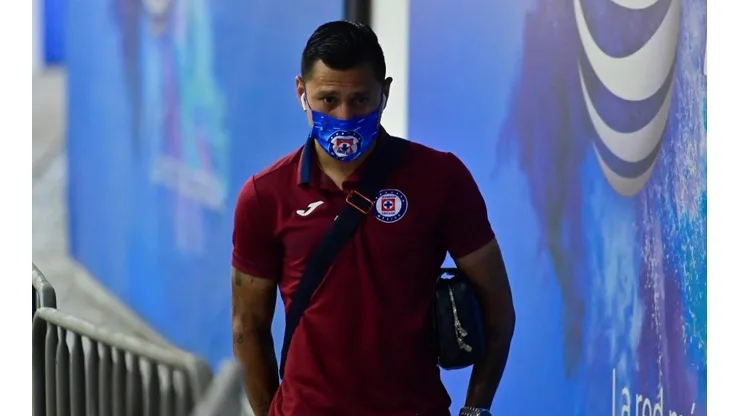 El Cata Domínguez llegando al Azteca