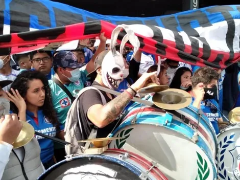El pasillo que preparan los azules fuera del Azteca para la Final