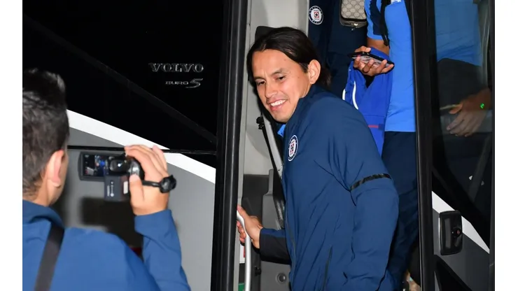 Flores felicitó a Cruz Azul.