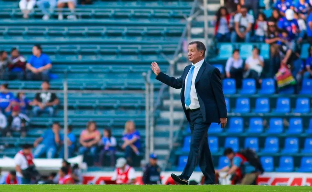 Joaquín Beltrán señaló al Profe Meza como el culpable de su salida de Cruz Azul. (Imago7)