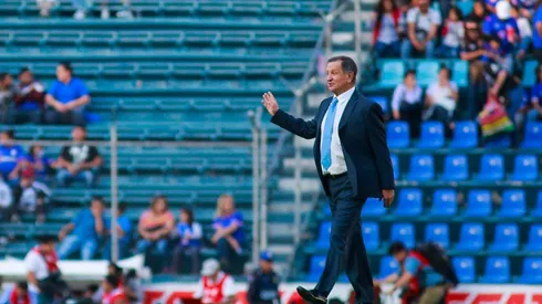 Meza ha dirigido a Cruz Azul varias veces.